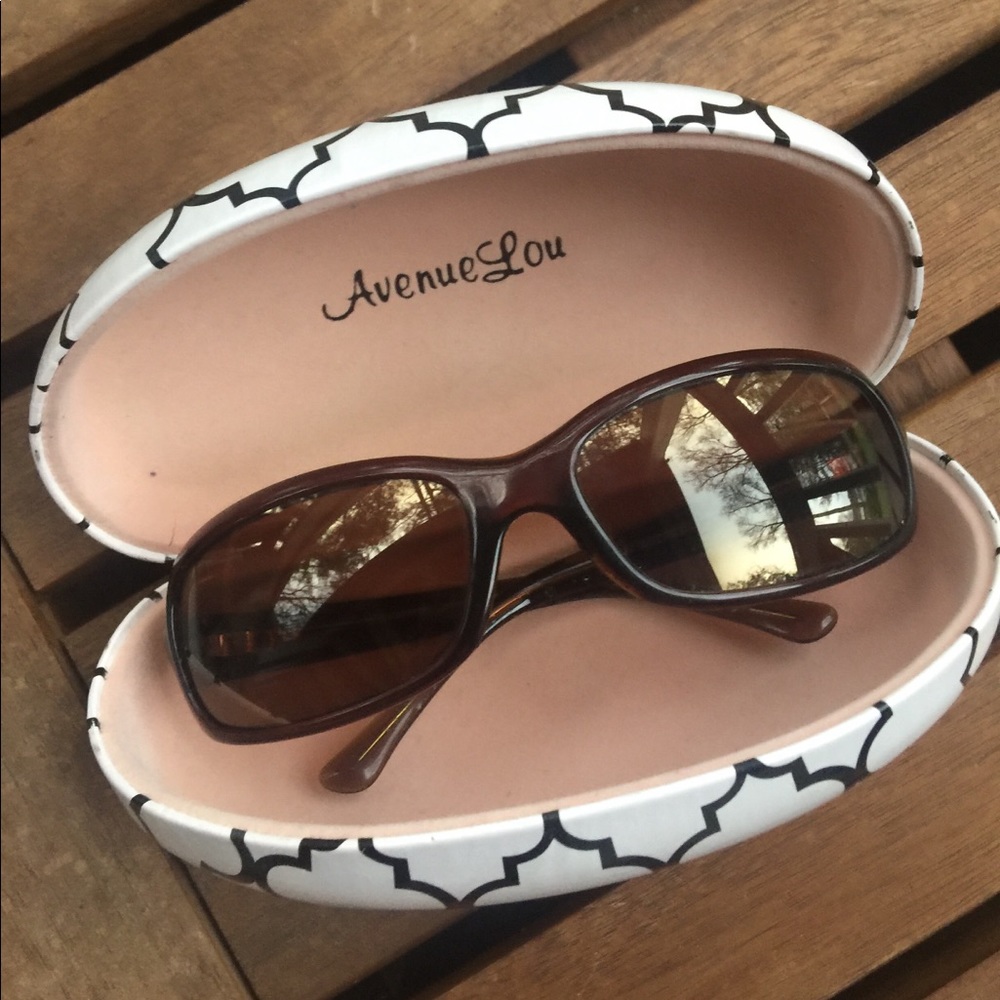 Maui Jim’s very gently used women’s sunglasses